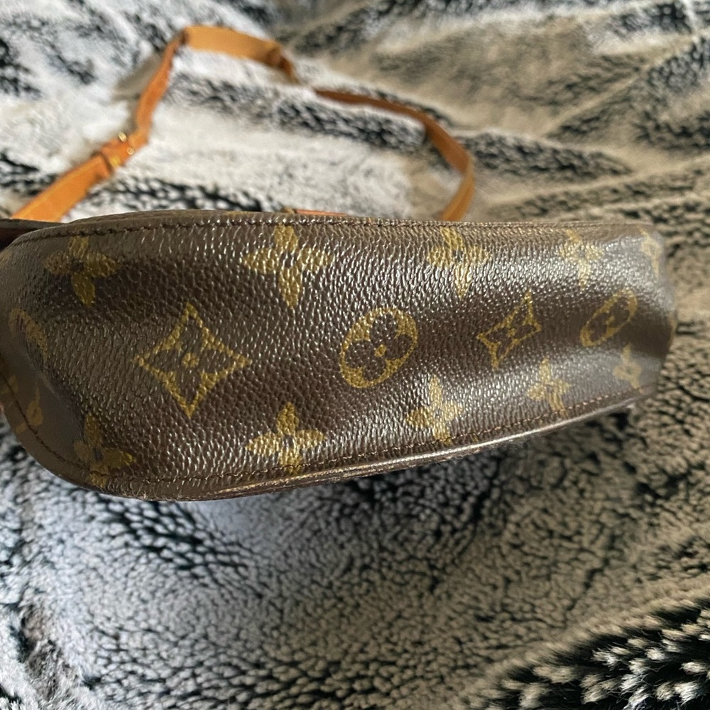 Louis Vuitton Saint Cloud Crossbody Bag - Picture 6 of 16